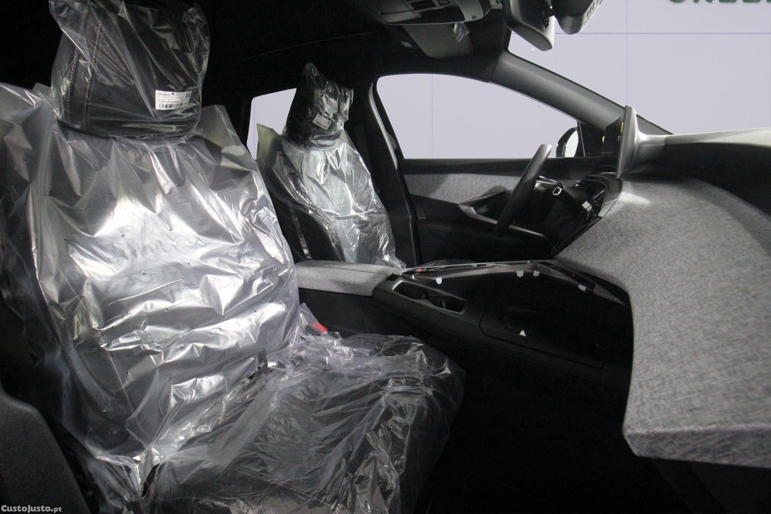 Peugeot e-3008 73 kWh Allure — fotografia 3