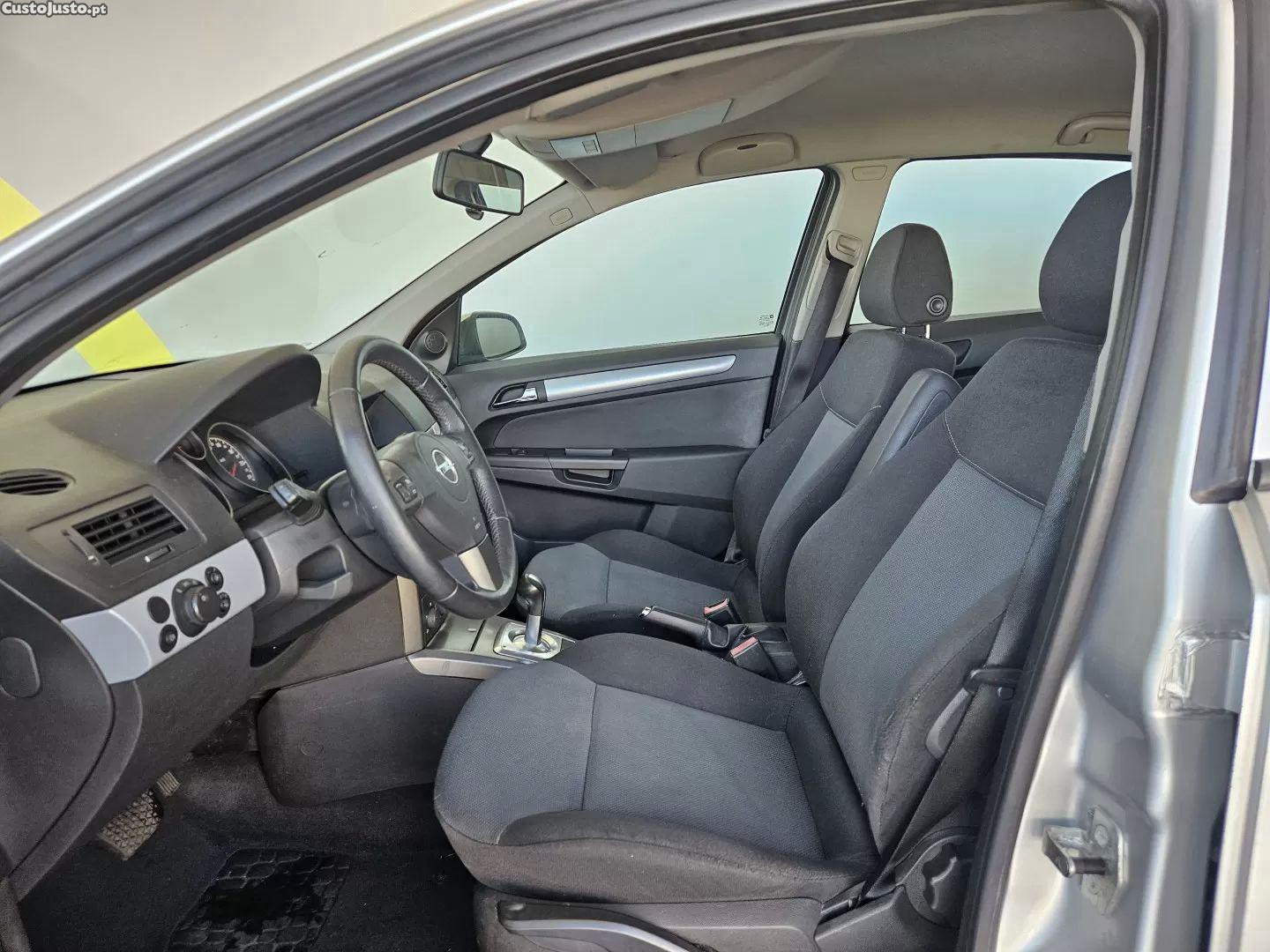 Opel Astra 1.6 — fotografia 4