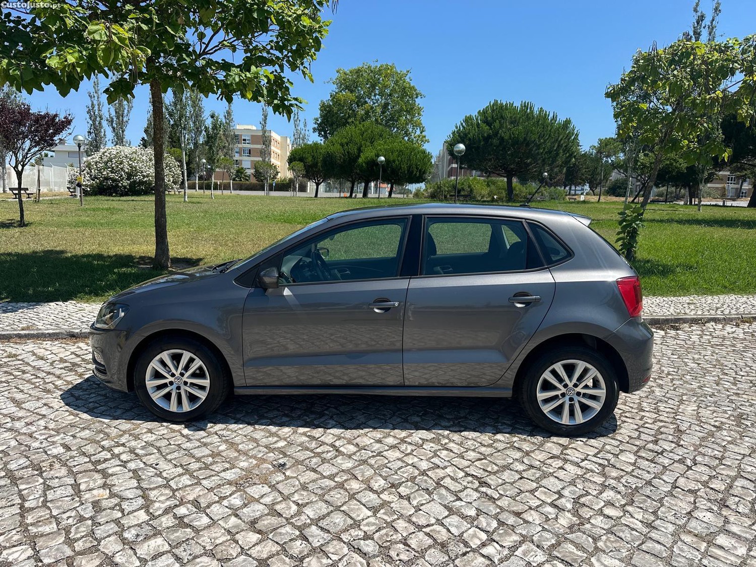 Volkswagen Polo Confortline — fotografia 7