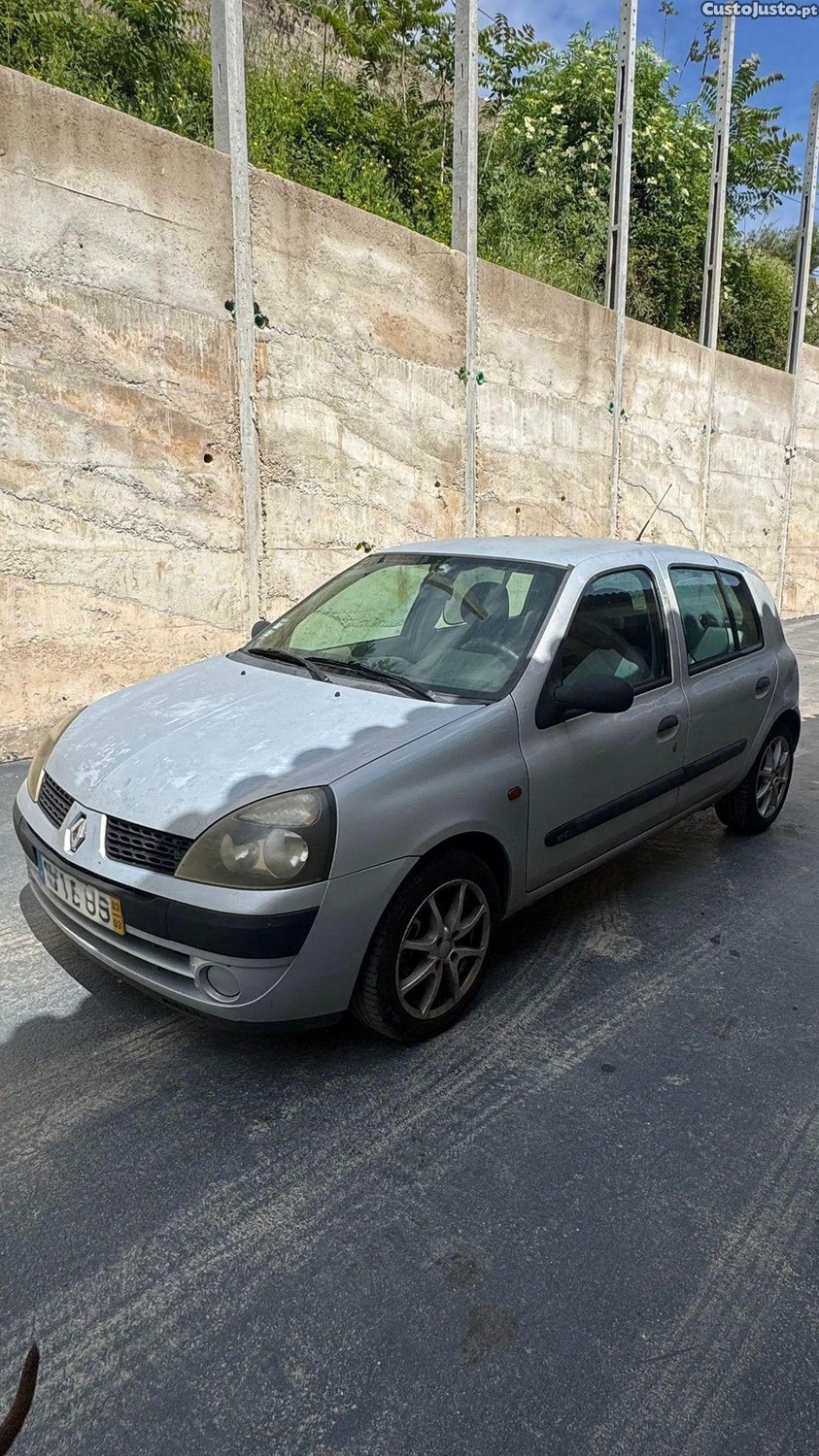 Renault Clio 1.5 dci (não anda ) — photo 3