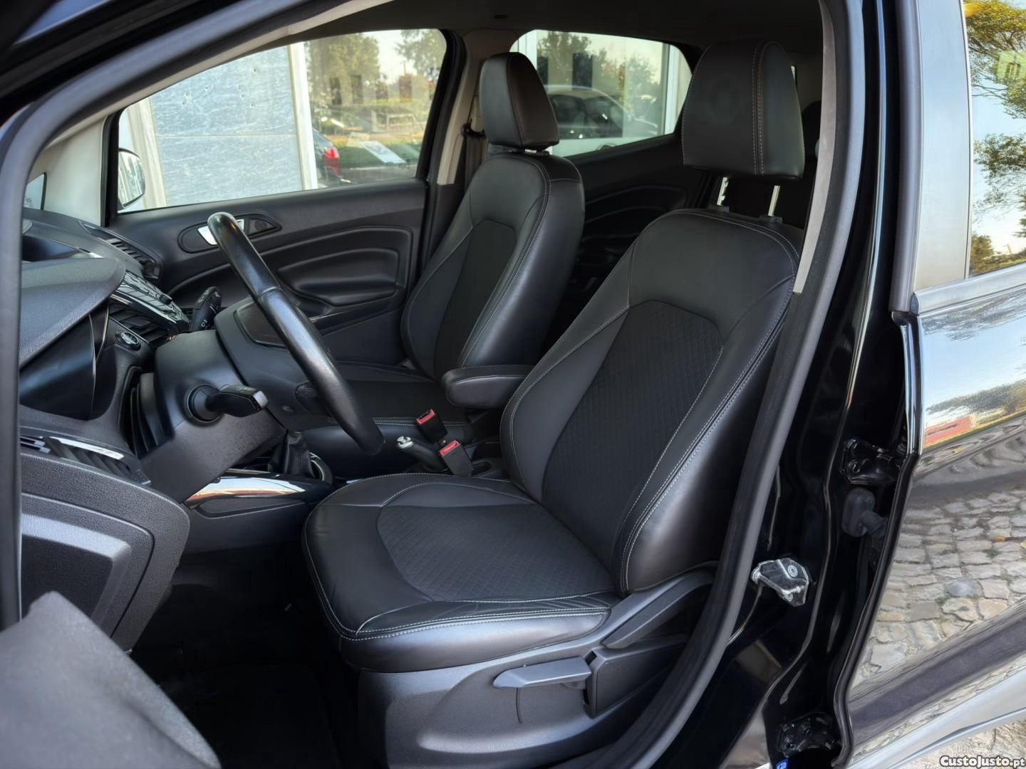 Ford EcoSport 1.0 EcoBoost Titanium Plus — fotografia 17