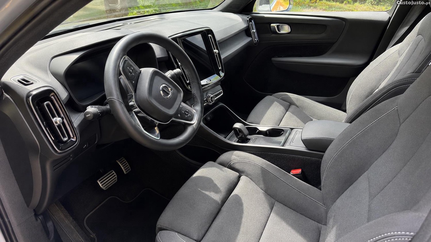 Volvo C40 Twin Pure 300 kW 1st Edition AWD — fotografia 6