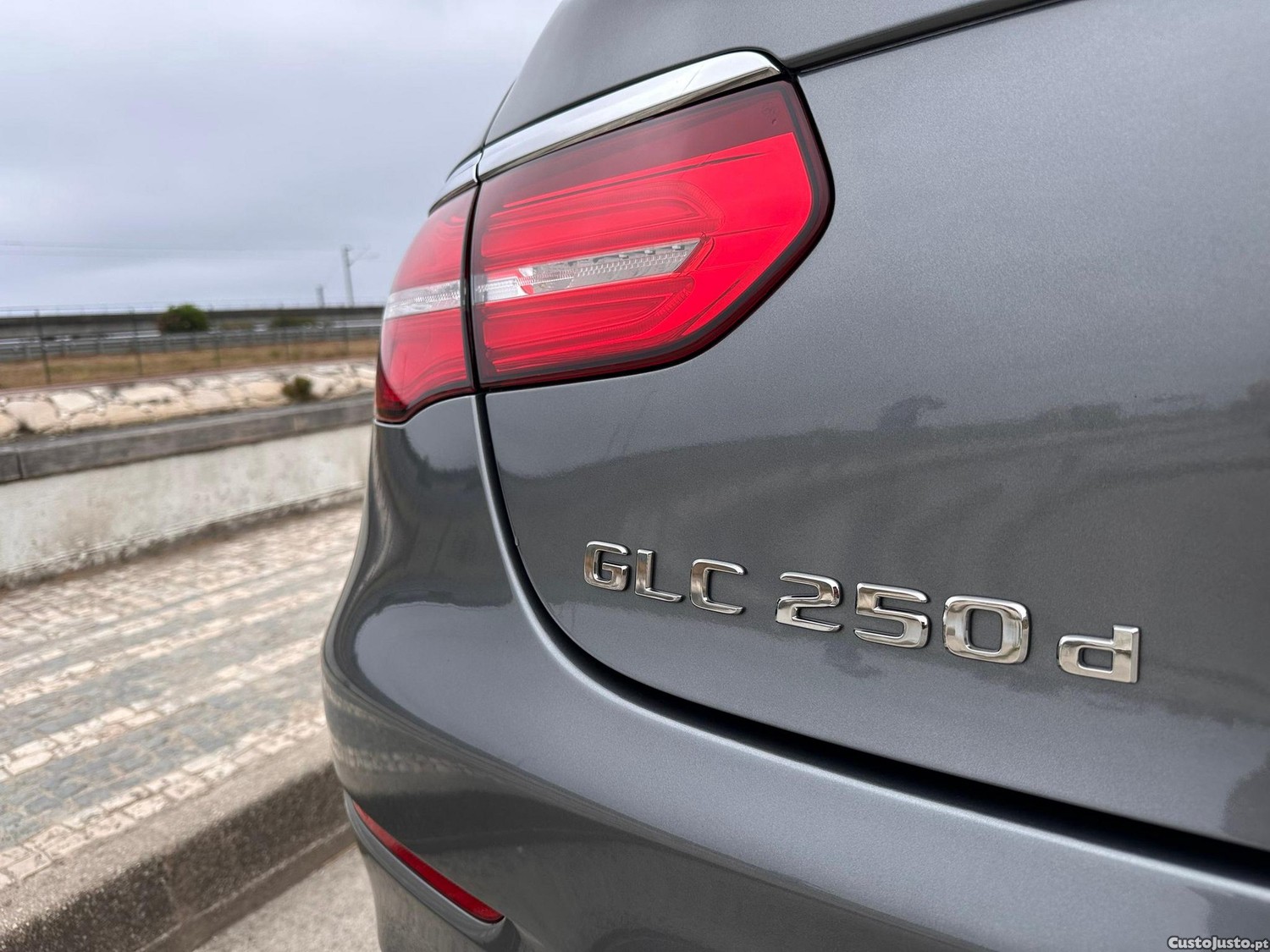 Mercedes-Benz GLC 250 d Coupé AMG Line 4-Matic — fotografia 7