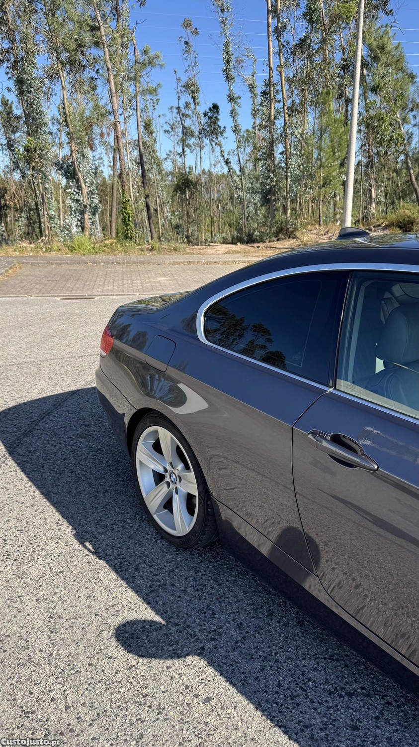BMW 335 e92 Manual — fotografia 2