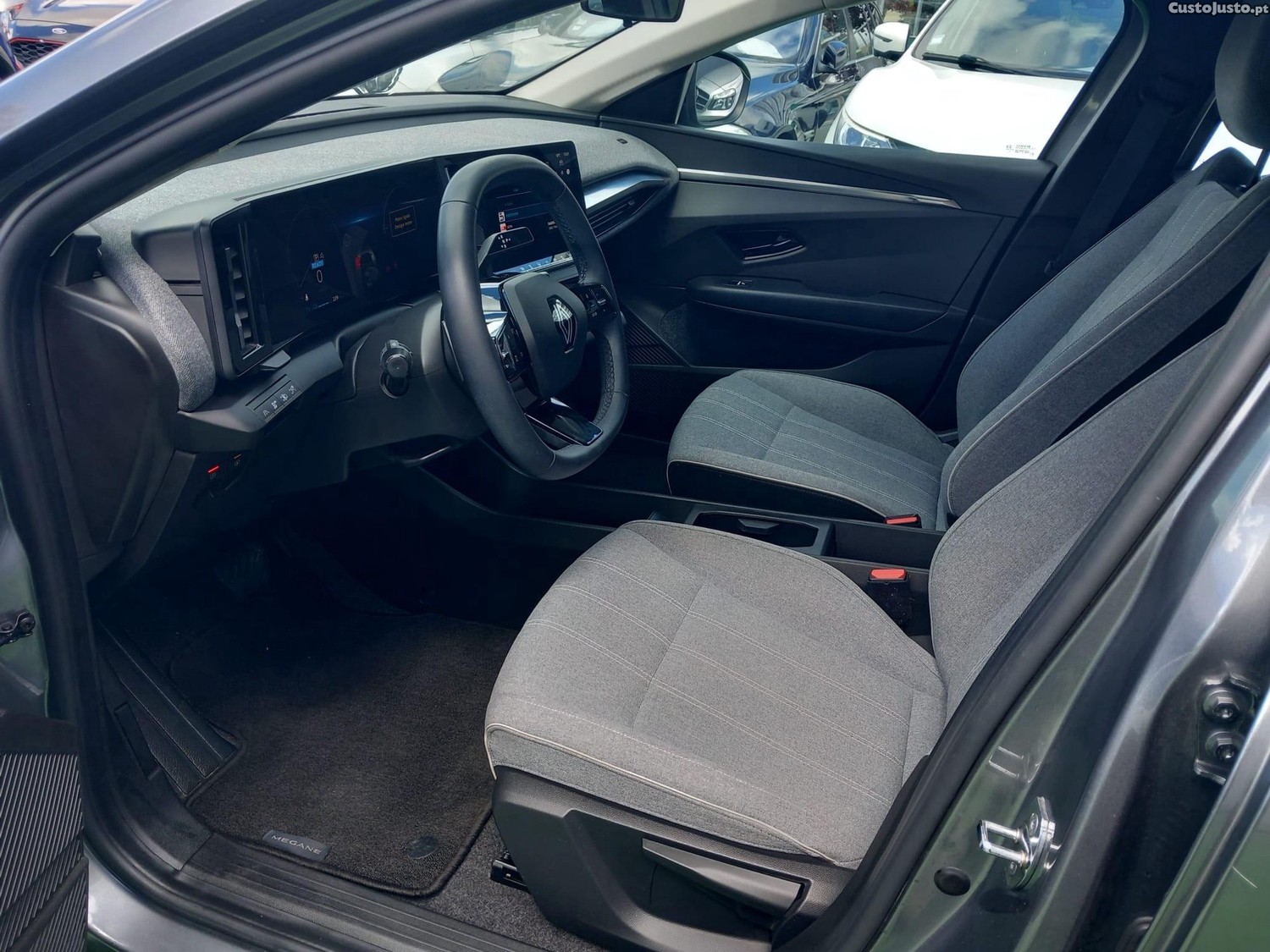 Renault Mégane E-Tech EV60 Techno Autonomia Conforto — fotografia 16