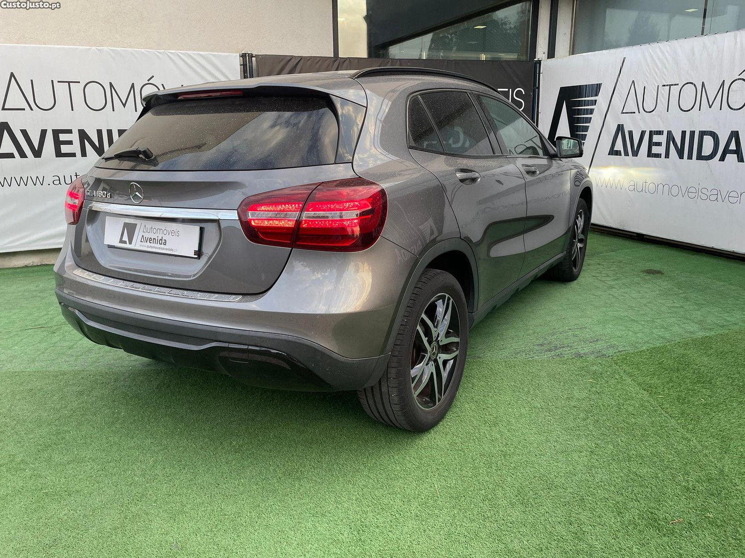 Mercedes-Benz GLA 180 CDi AMG Line Aut. — fotografia 17