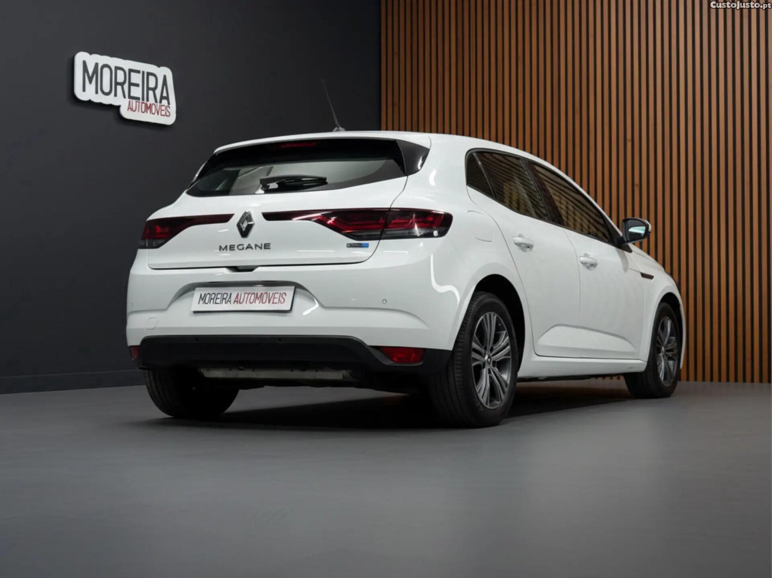 Renault Mégane E-TECH PLUG-IN HYBRID - 22 foto 3