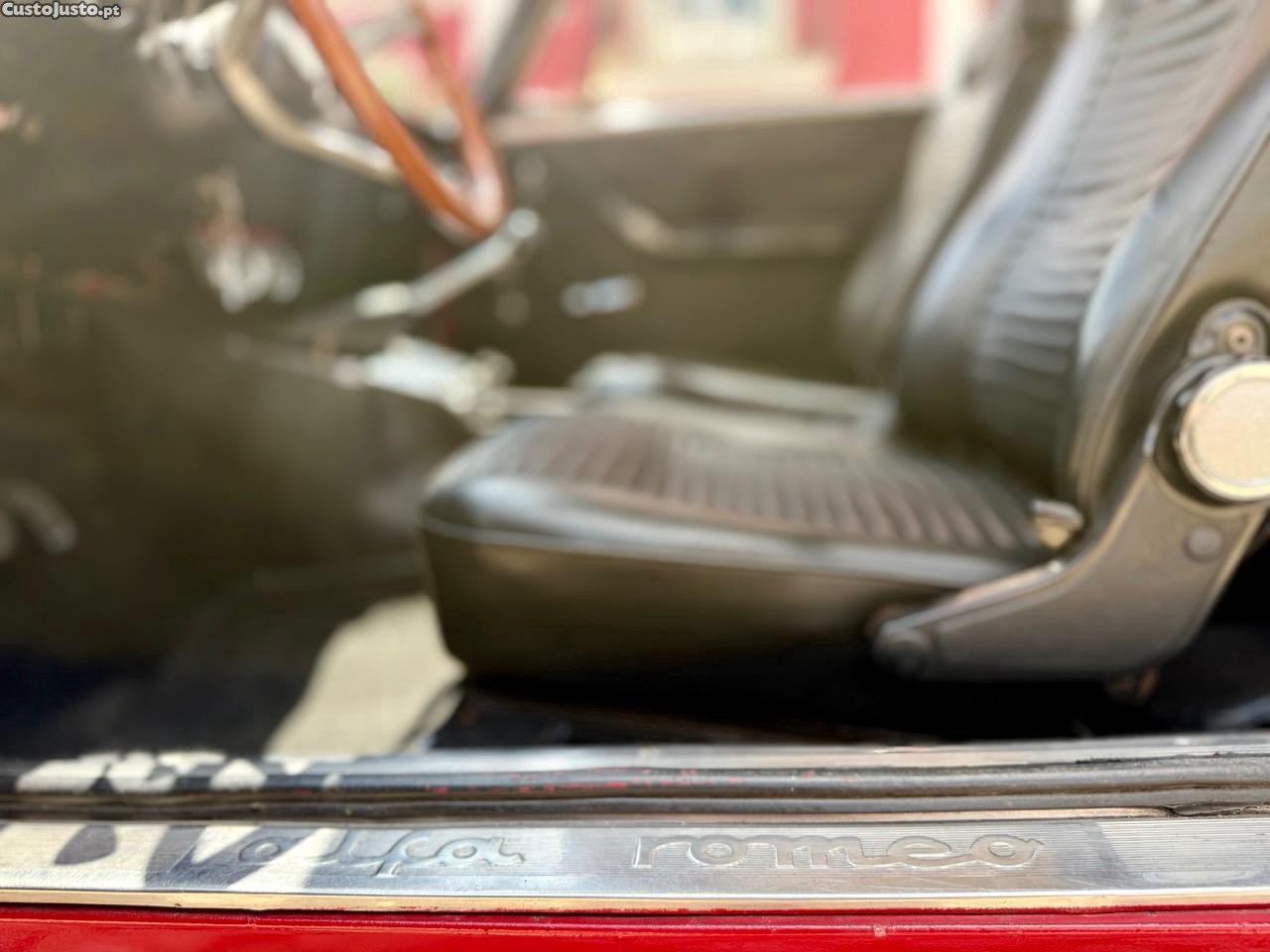 Alfa Romeo Giulia GT 1300 Junior Bertone 1971 — fotografia 17