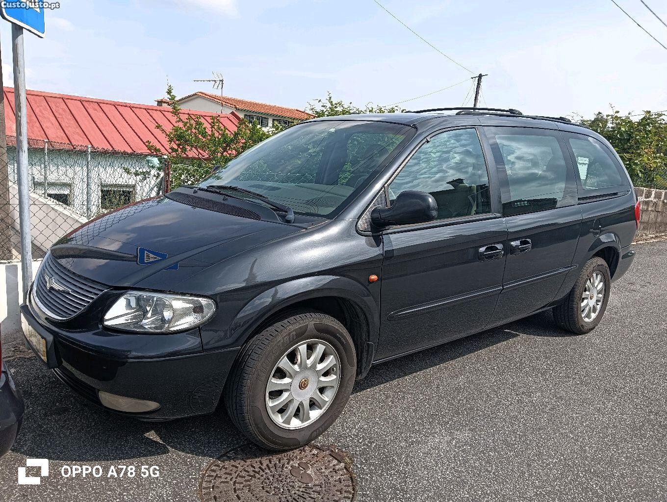 Chrysler Grand Voyager 2.5 crd — fotografia 2