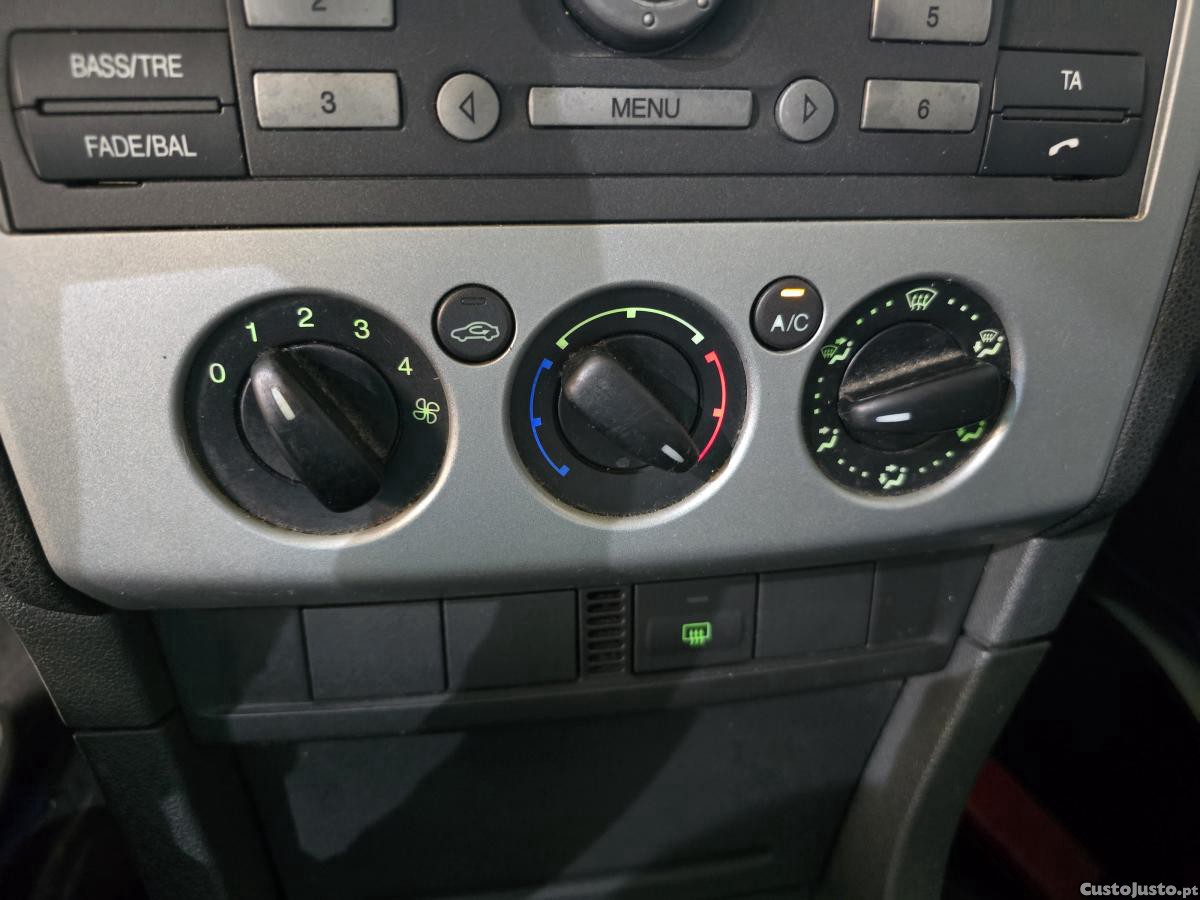 Ford Focus 1.6 TDCI — fotografia 3