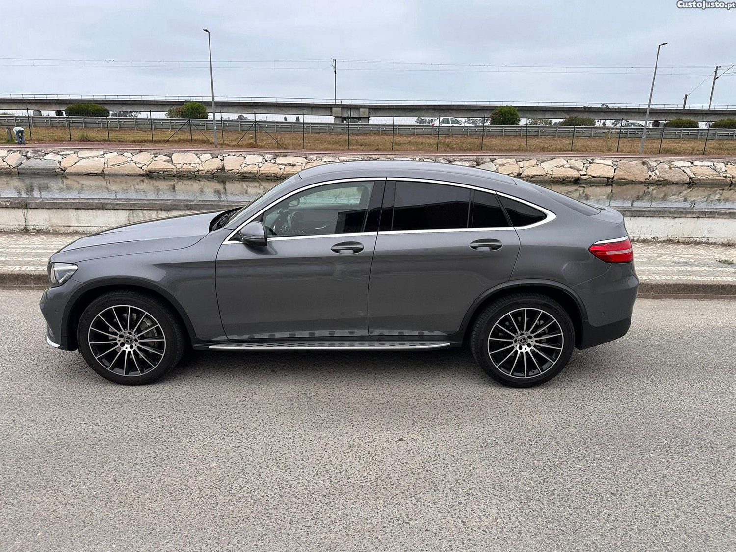 Mercedes-Benz GLC 250 d Coupé AMG Line 4-Matic — fotografia 14