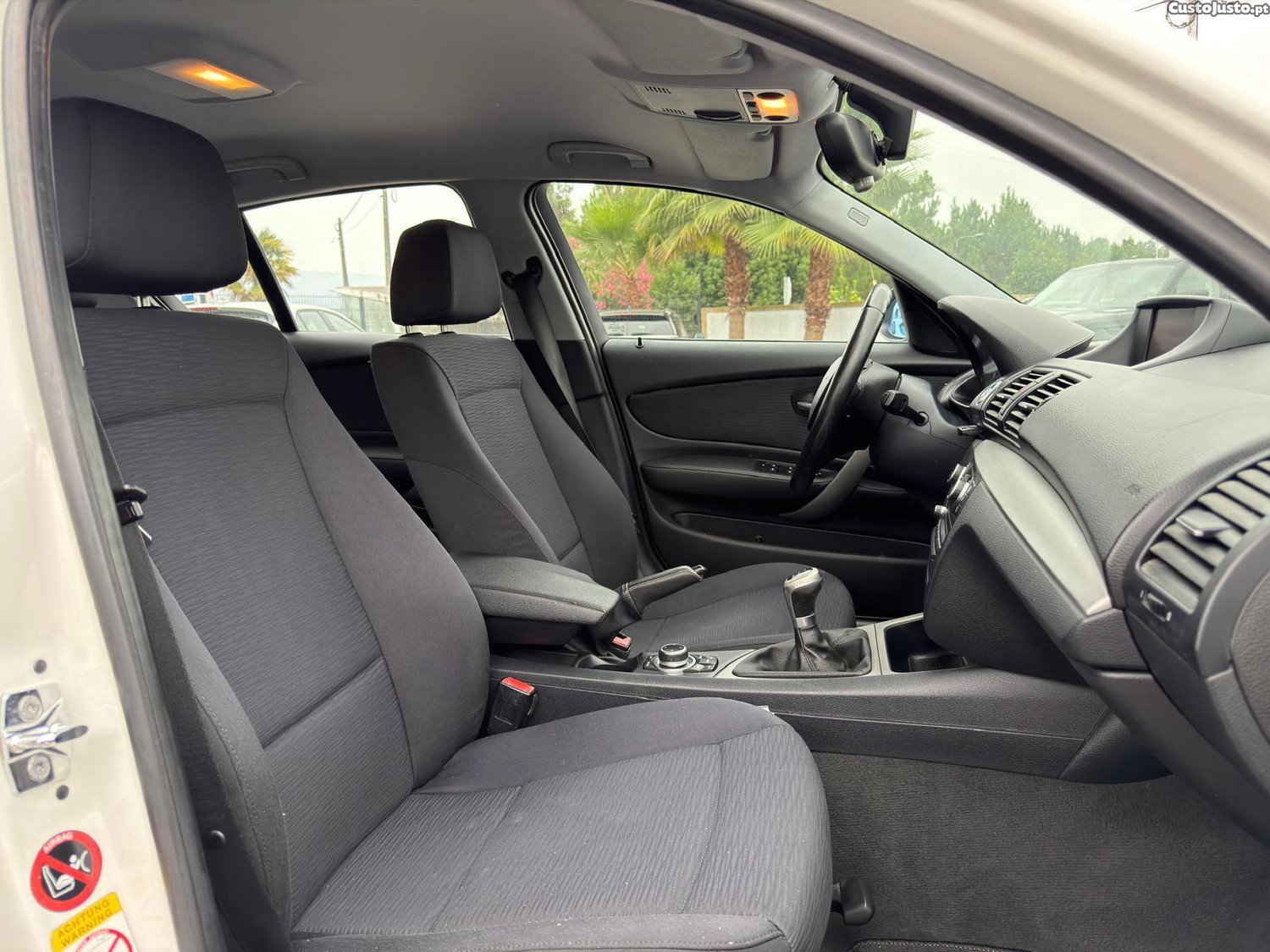 BMW 118 d — fotografia 13