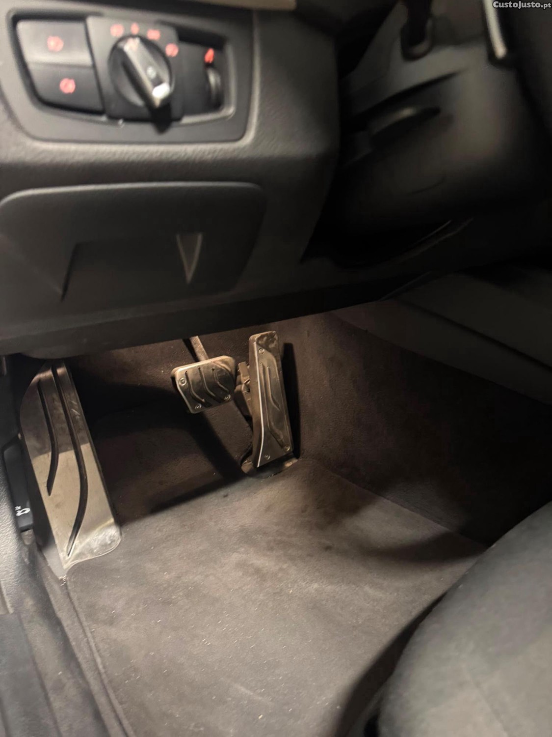 BMW 318 d — fotografia 10