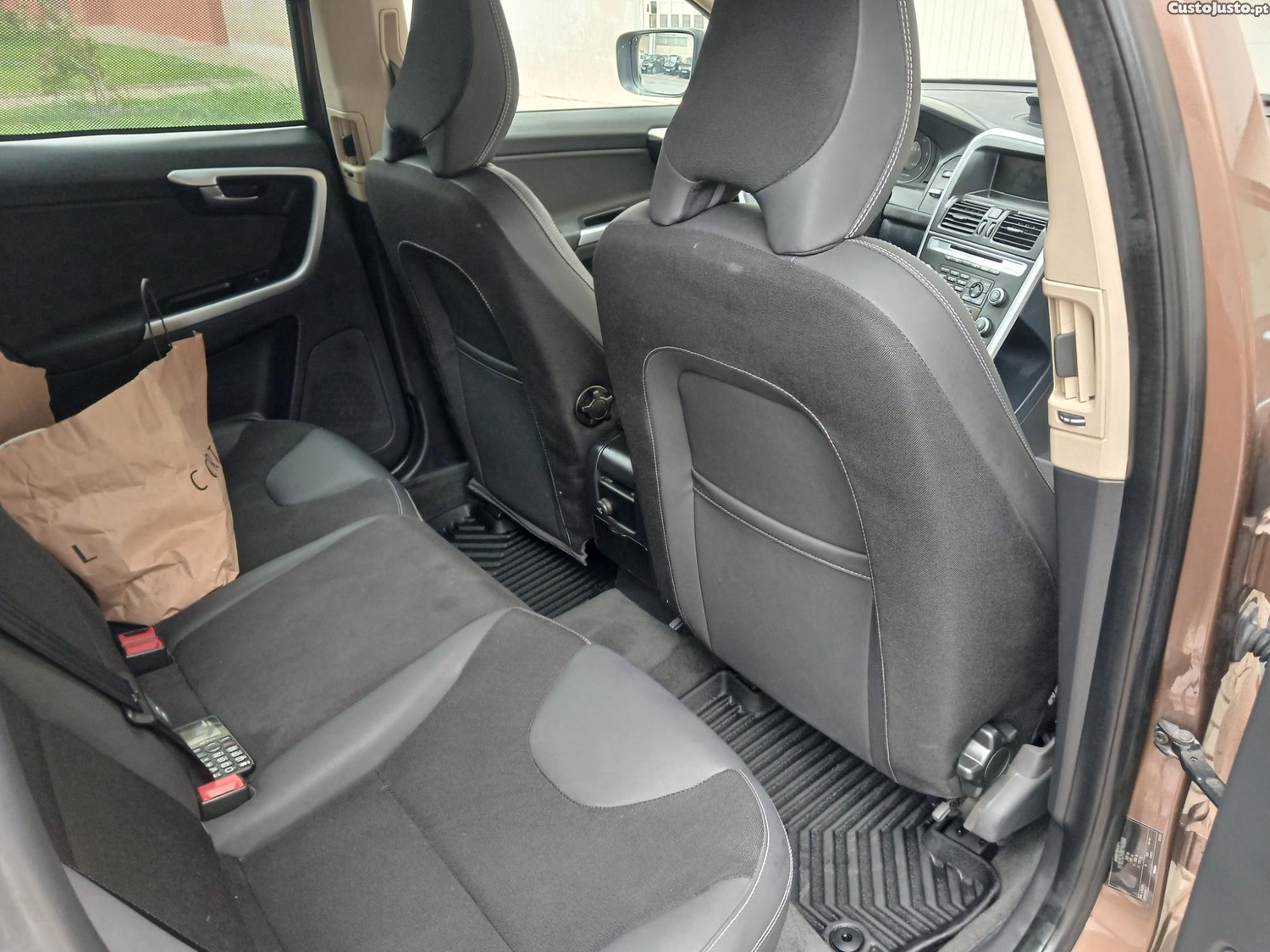 Volvo XC 60 2000 — fotografia 3