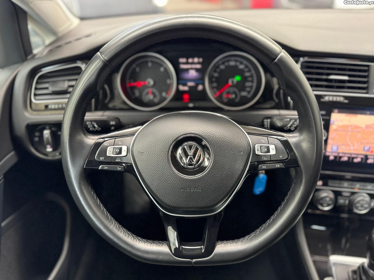 Volkswagen Golf 1.6 TDI Highline DSG — fotografia 11