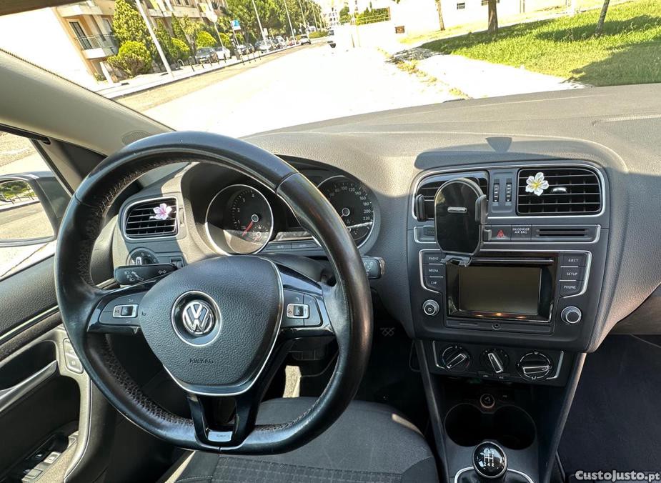 Volkswagen Polo Confortline — fotografia 3
