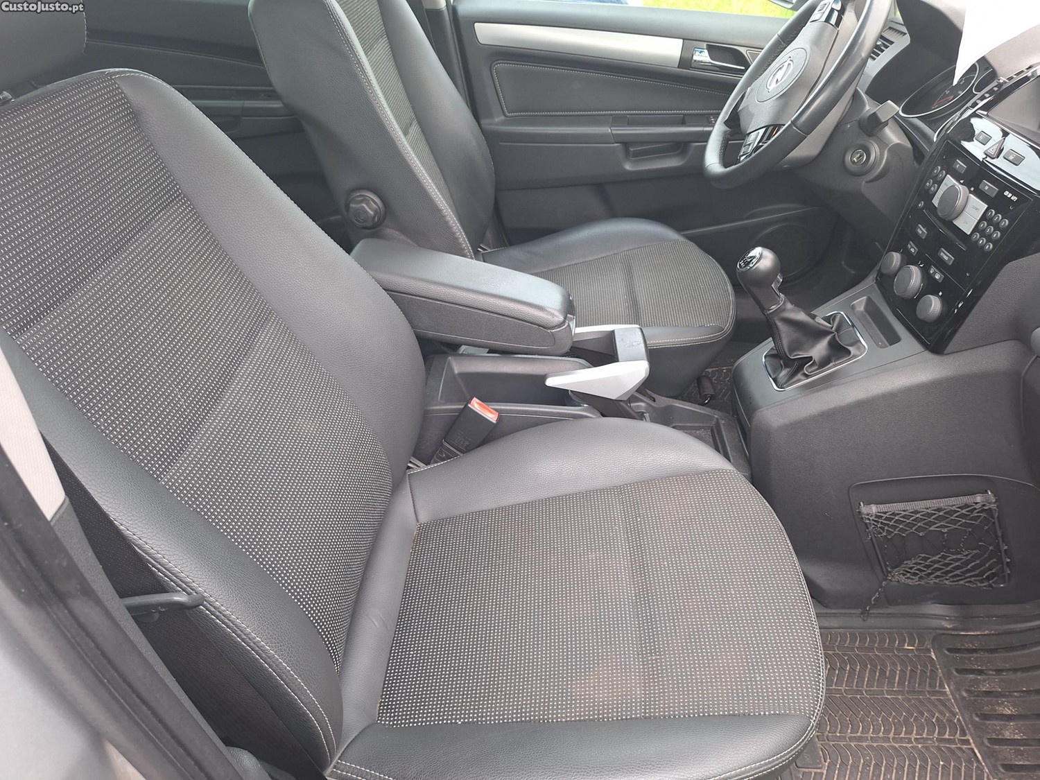 Opel Zafira 1.7 CDTI 7 LUGARES Duplo Teto Panorâmico Cortinas Elet.Novº. — fotografia 8