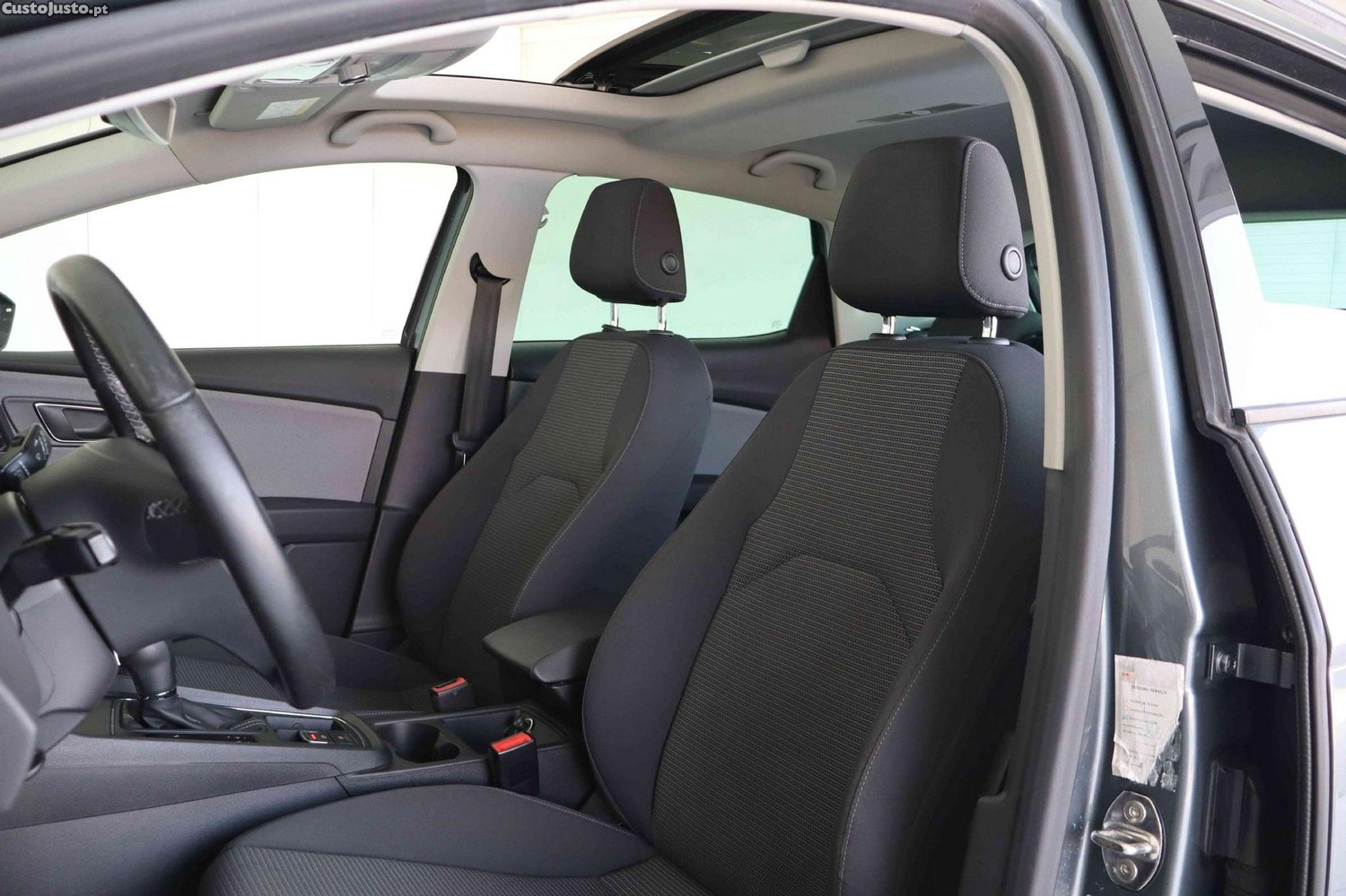 SEAT Leon 1.6 TDI Style DSG S/S — fotografia 16