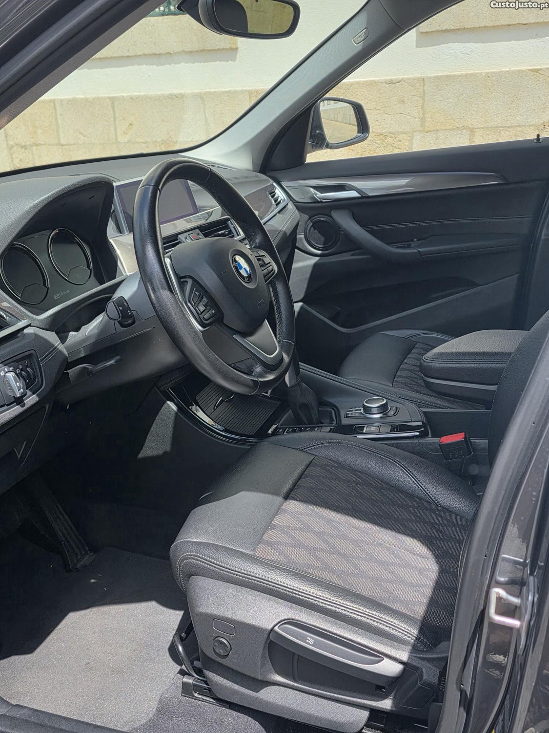 BMW X1 xDrive25e — fotografia 2