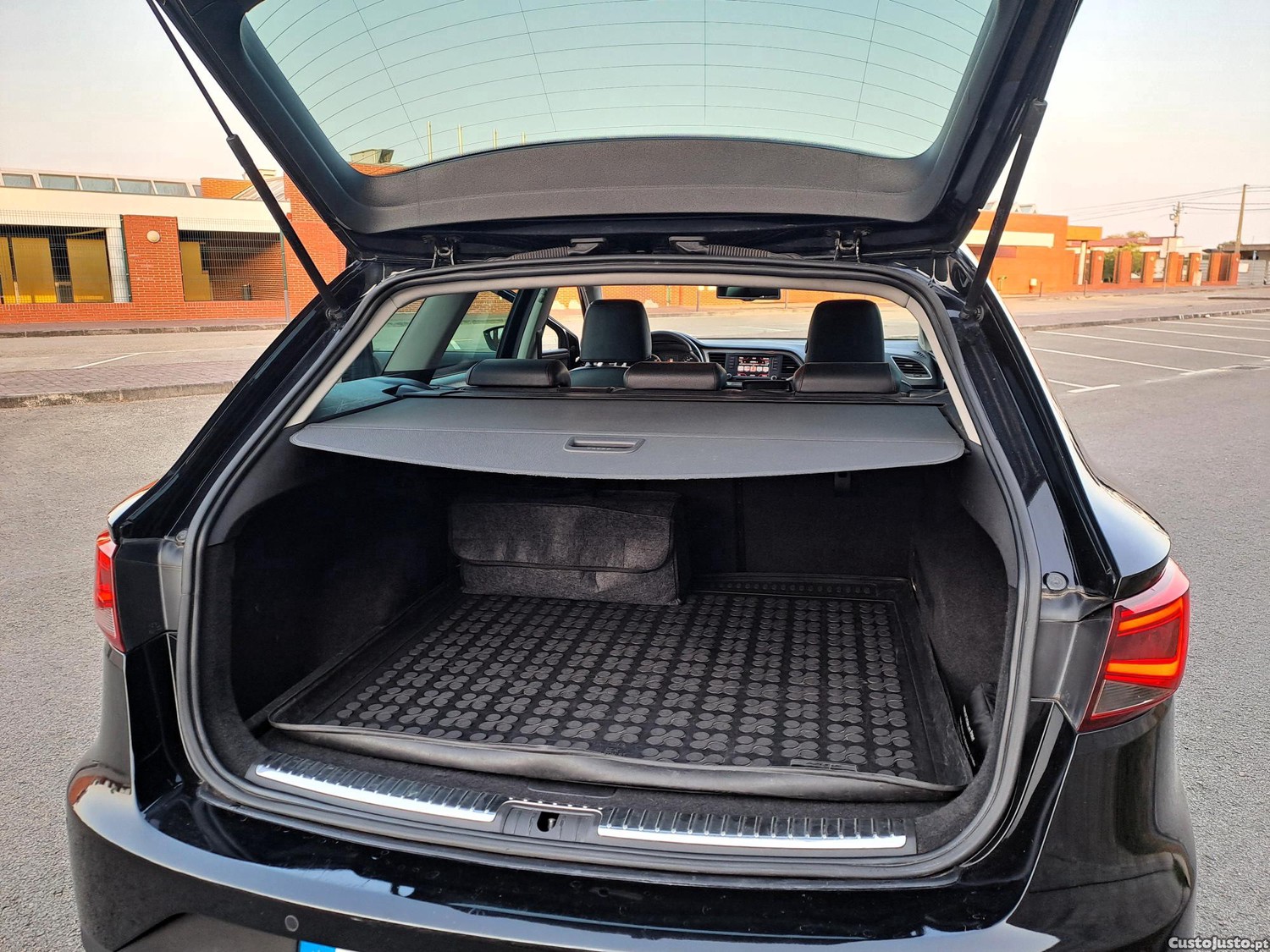 SEAT Leon ST FR 2.0 TDi 184CV — fotografia 2