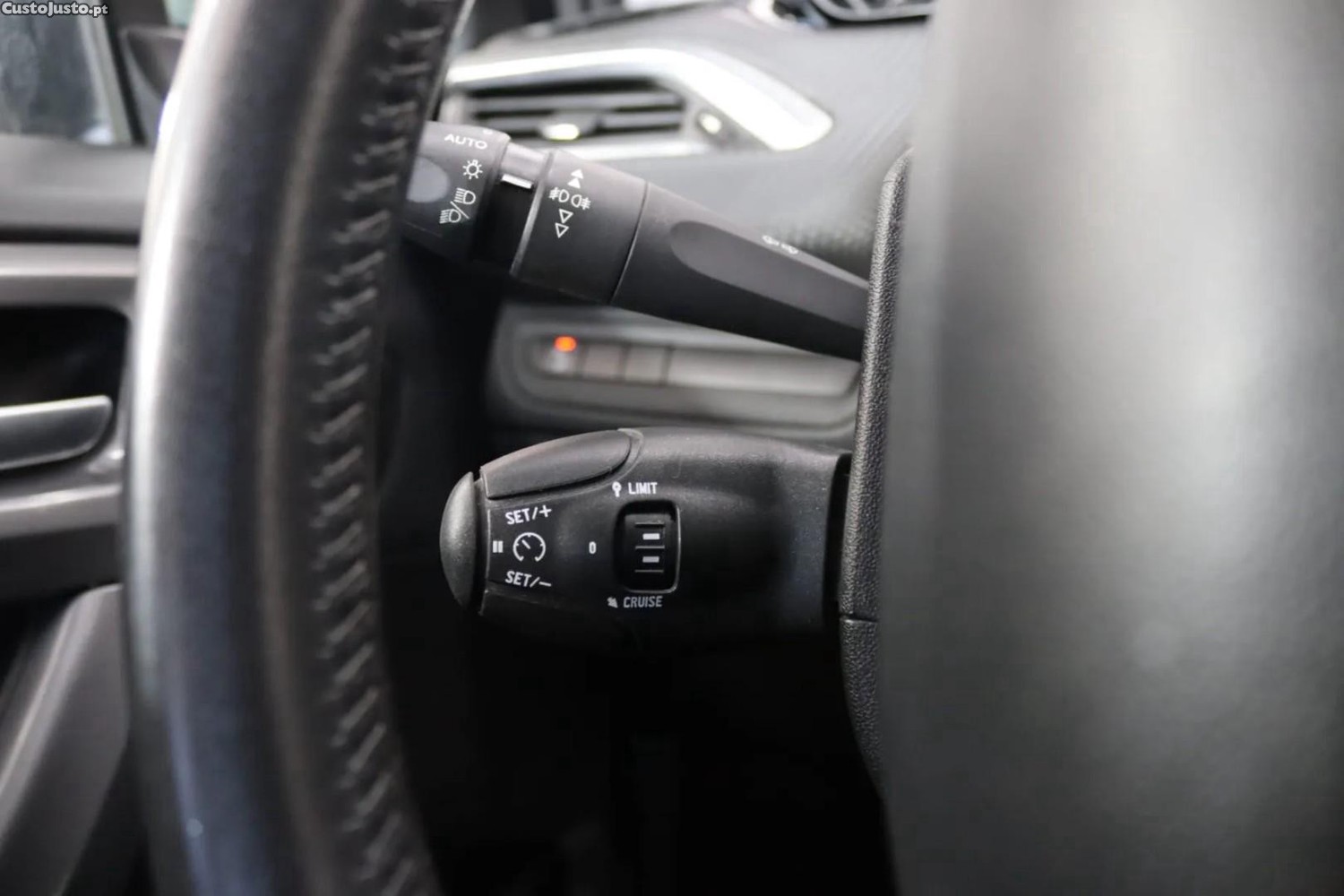 Peugeot 2008 1.2 PureTech Style — fotografia 4
