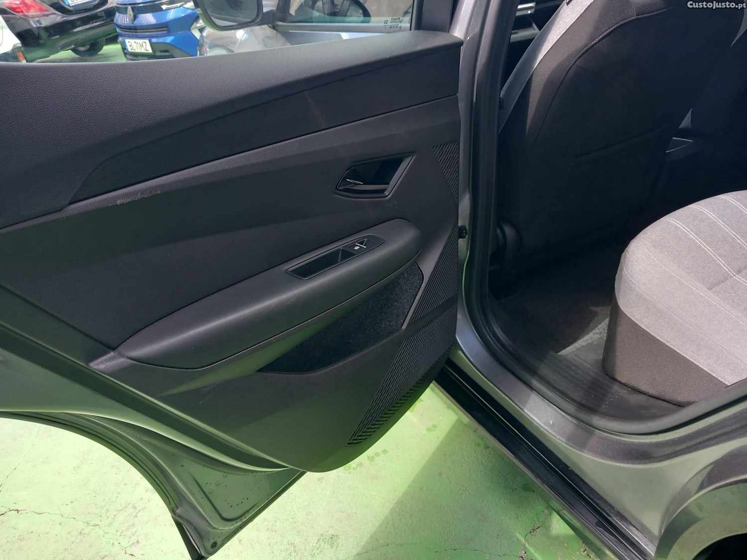Renault Mégane E-Tech EV60 Techno Autonomia Conforto — fotografia 4