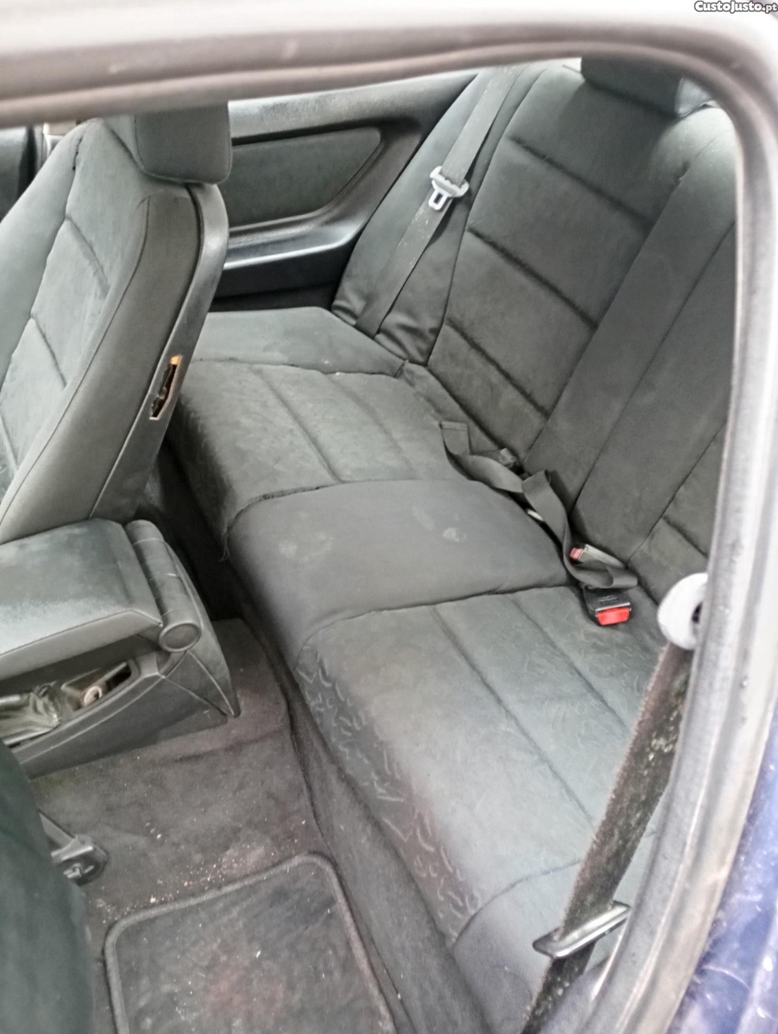 BMW 318 Motor 120 D — fotografia 4