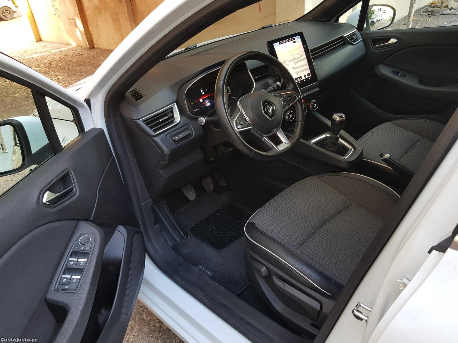 Renault Clio 1.5 Blue dCi 115cv Exclusive — fotografia 16