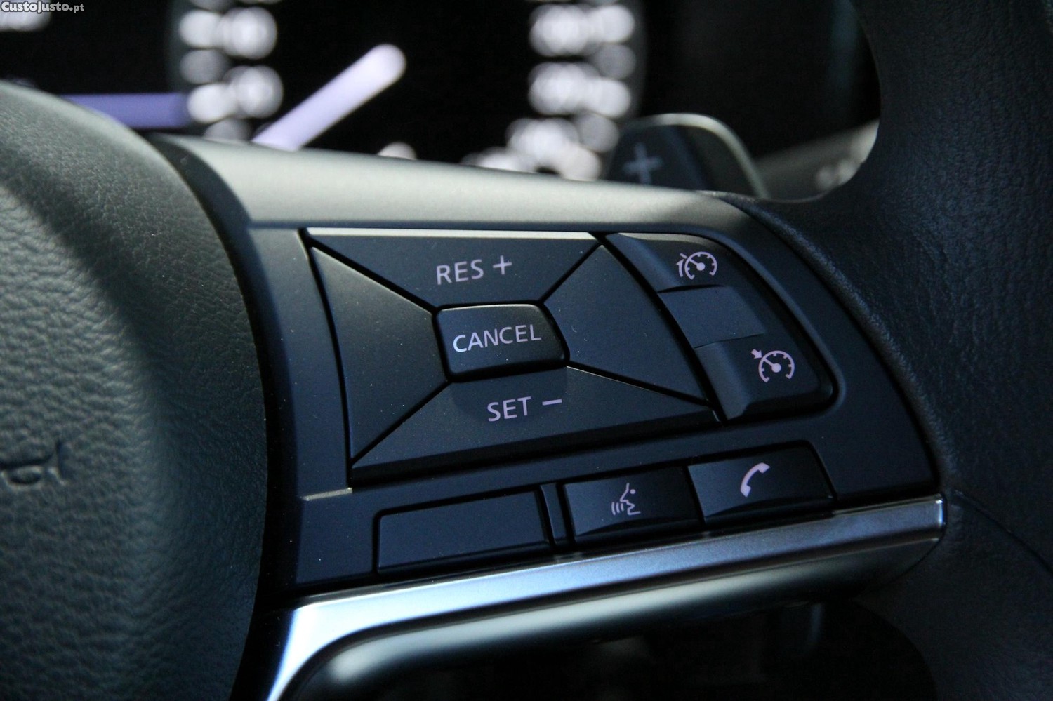 Nissan Juke 1.0 DIG-T N-Connecta NAV.+TwoTone NC DCT — fotografia 8