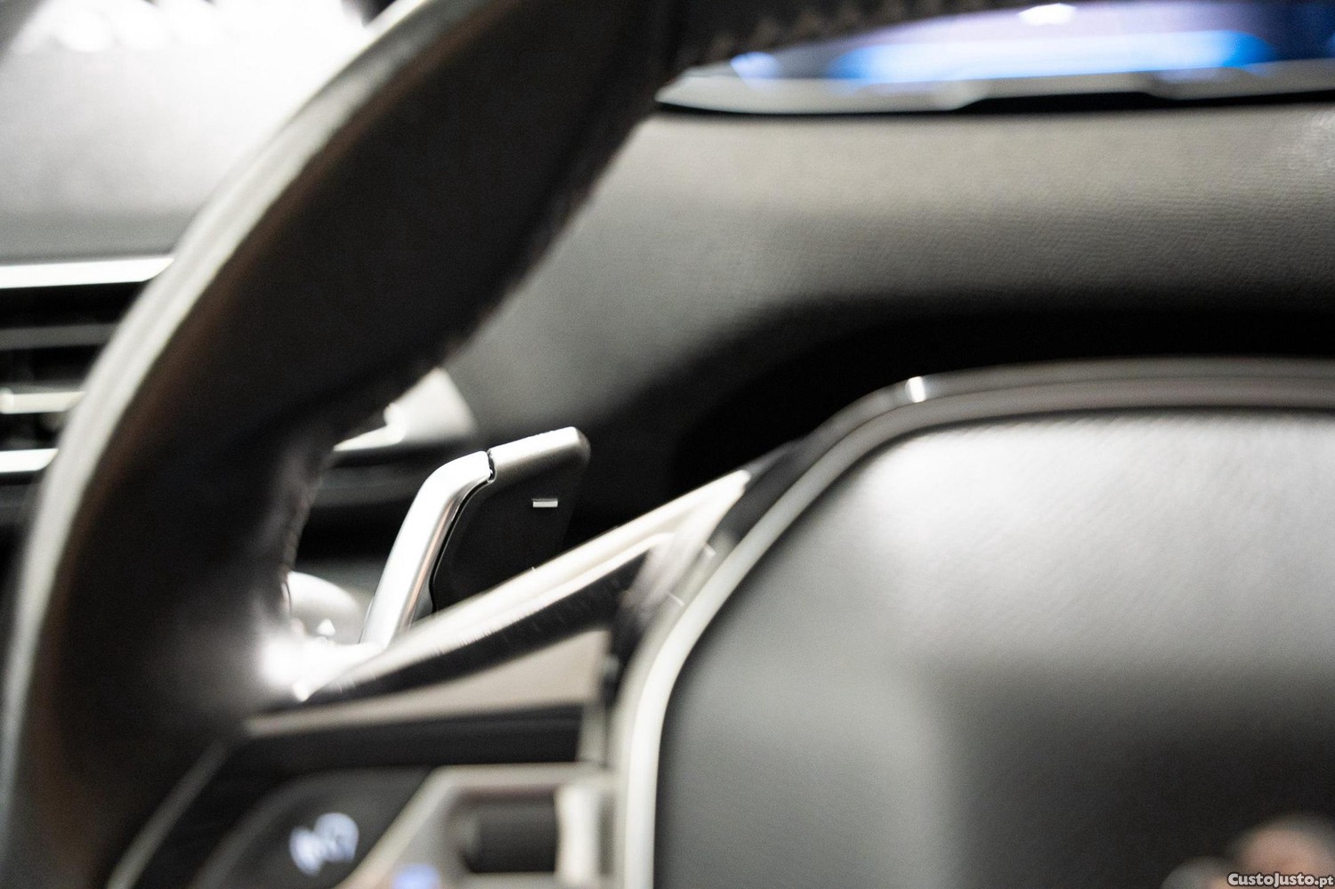 Peugeot 5008 1.2 PureTech Allure EAT8 — fotografia 18