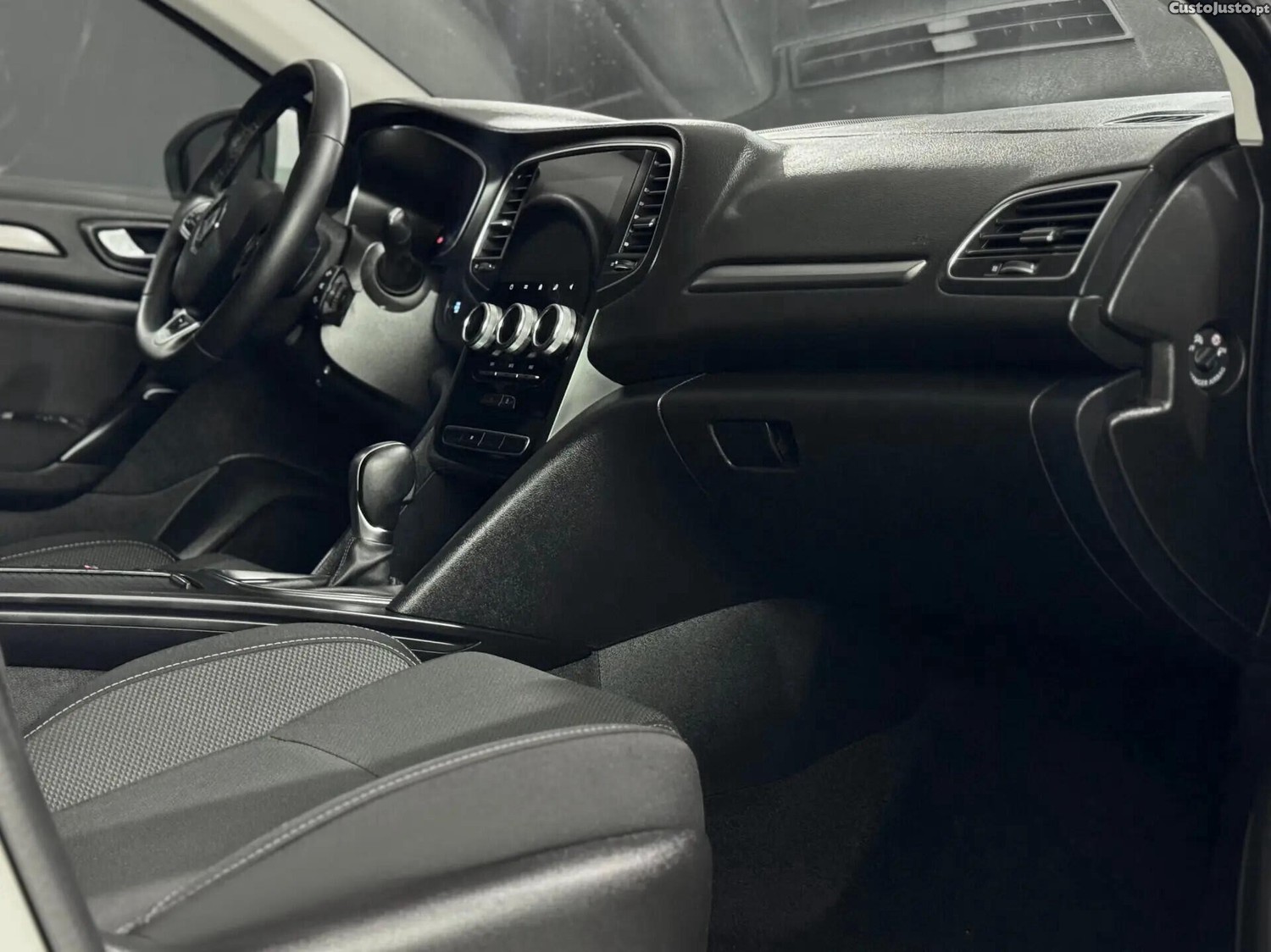 Renault Mégane E-TECH PLUG-IN HYBRID - 22 foto 4