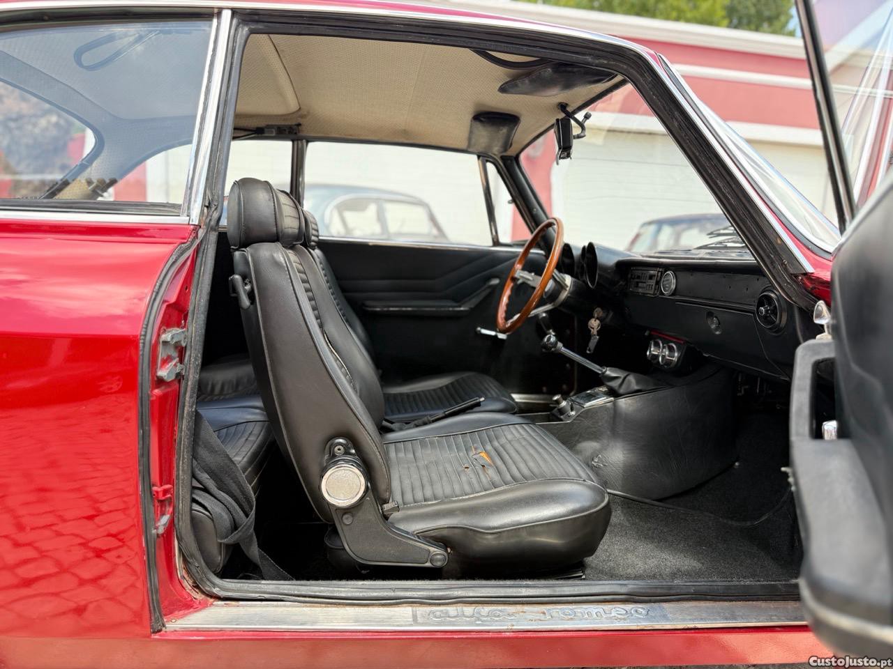Alfa Romeo Giulia GT 1300 Junior Bertone 1971 — fotografia 16