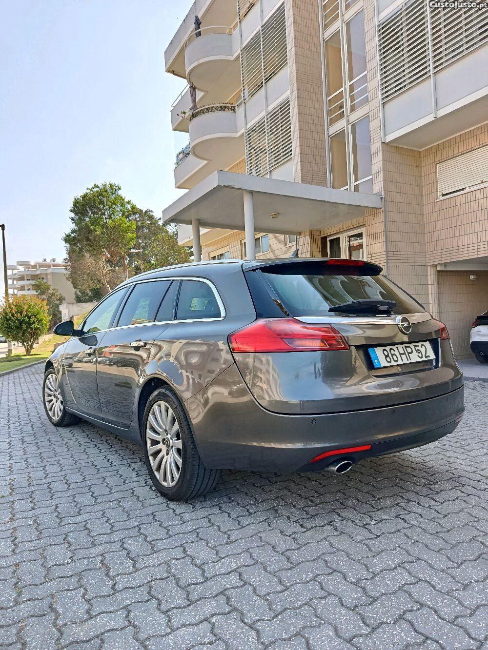Opel Insignia Negociável Sports Tourer 2.0 CDTI Cosmo — fotografia 8