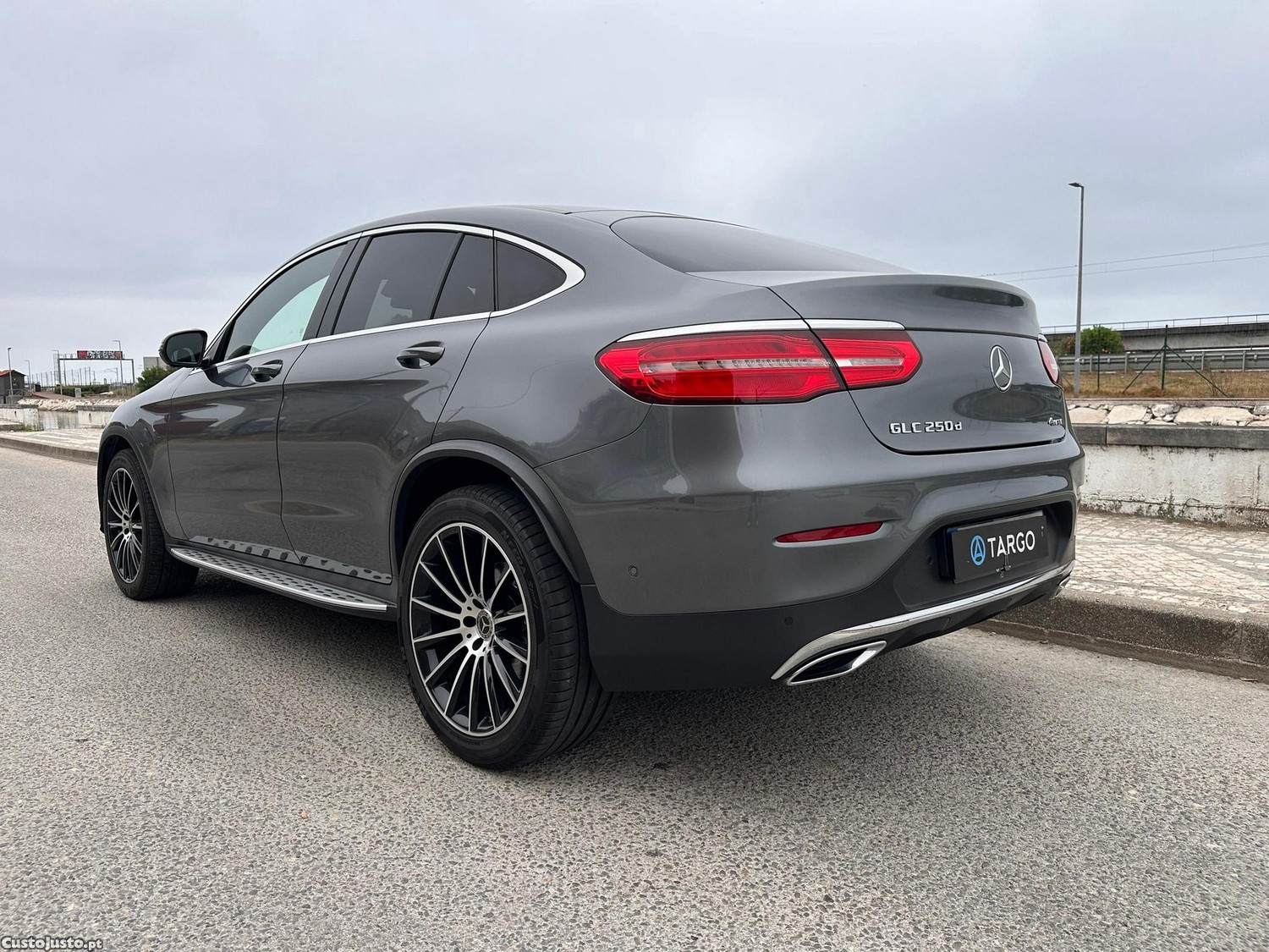 Mercedes-Benz GLC 250 d Coupé AMG Line 4-Matic — fotografia 12