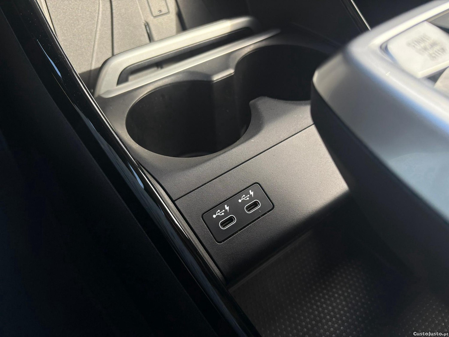 BMW 218 Active Tourer i Auto — fotografia 3