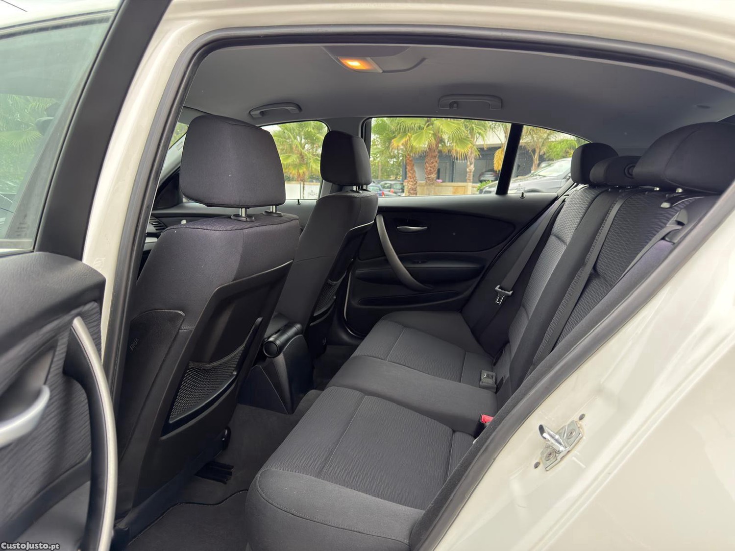 BMW 118 d — fotografia 12