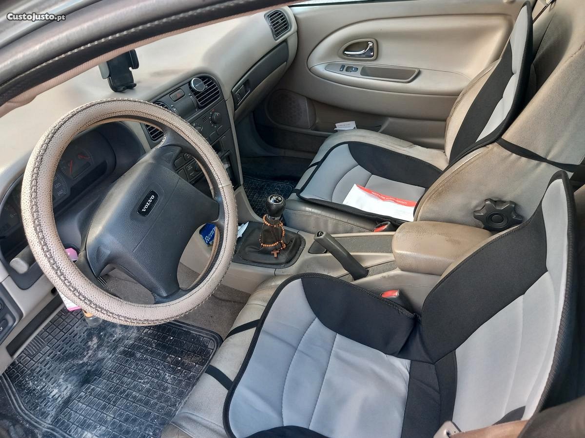 Volvo V40 1.9 dci — photo 4