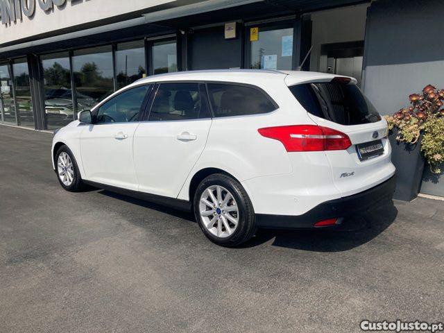 Ford Focus 1.5 TDCi Titanium — fotografia 25