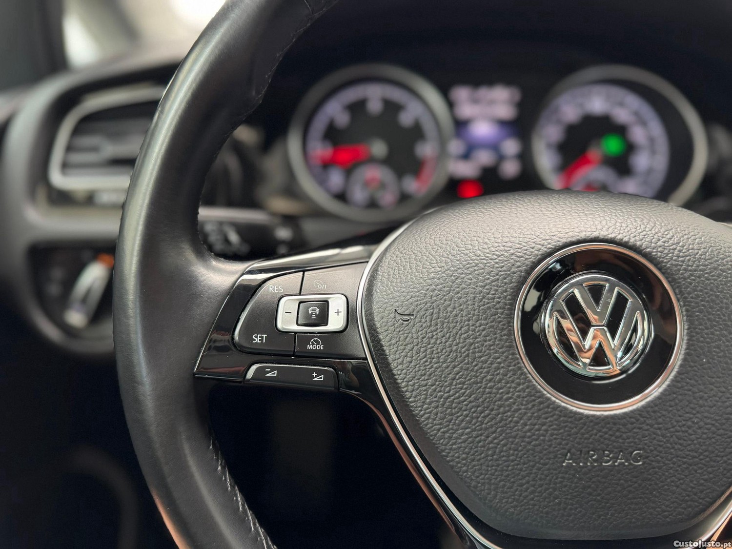 Volkswagen Golf 1.6 TDI Highline DSG — fotografia 9
