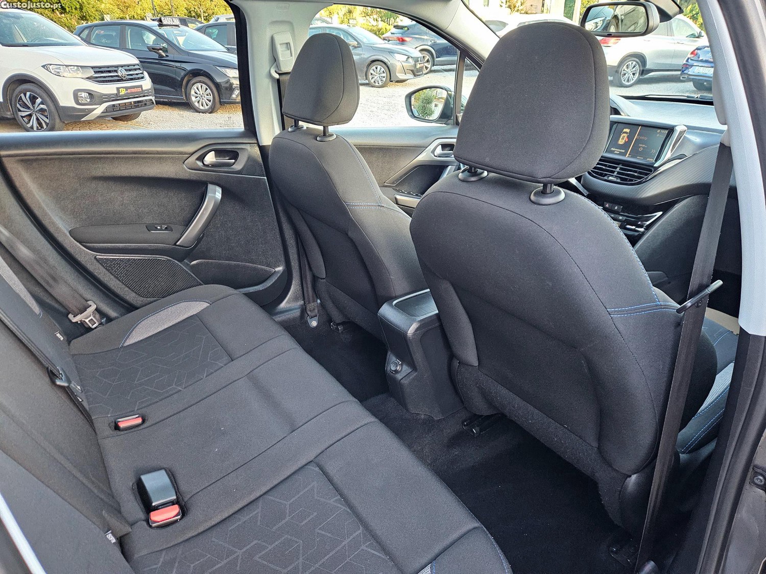 Peugeot 2008 1.2 Style — fotografia 2