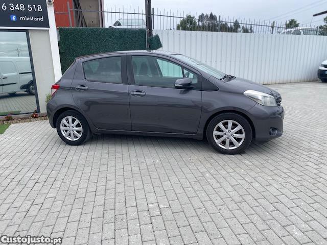Toyota Yaris 1.0 VVTI 75 CV — fotografia 6