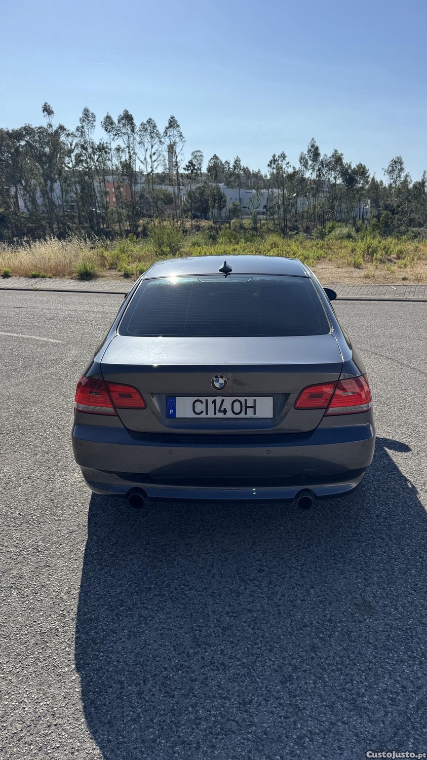 BMW 335 e92 Manual — fotografia 4