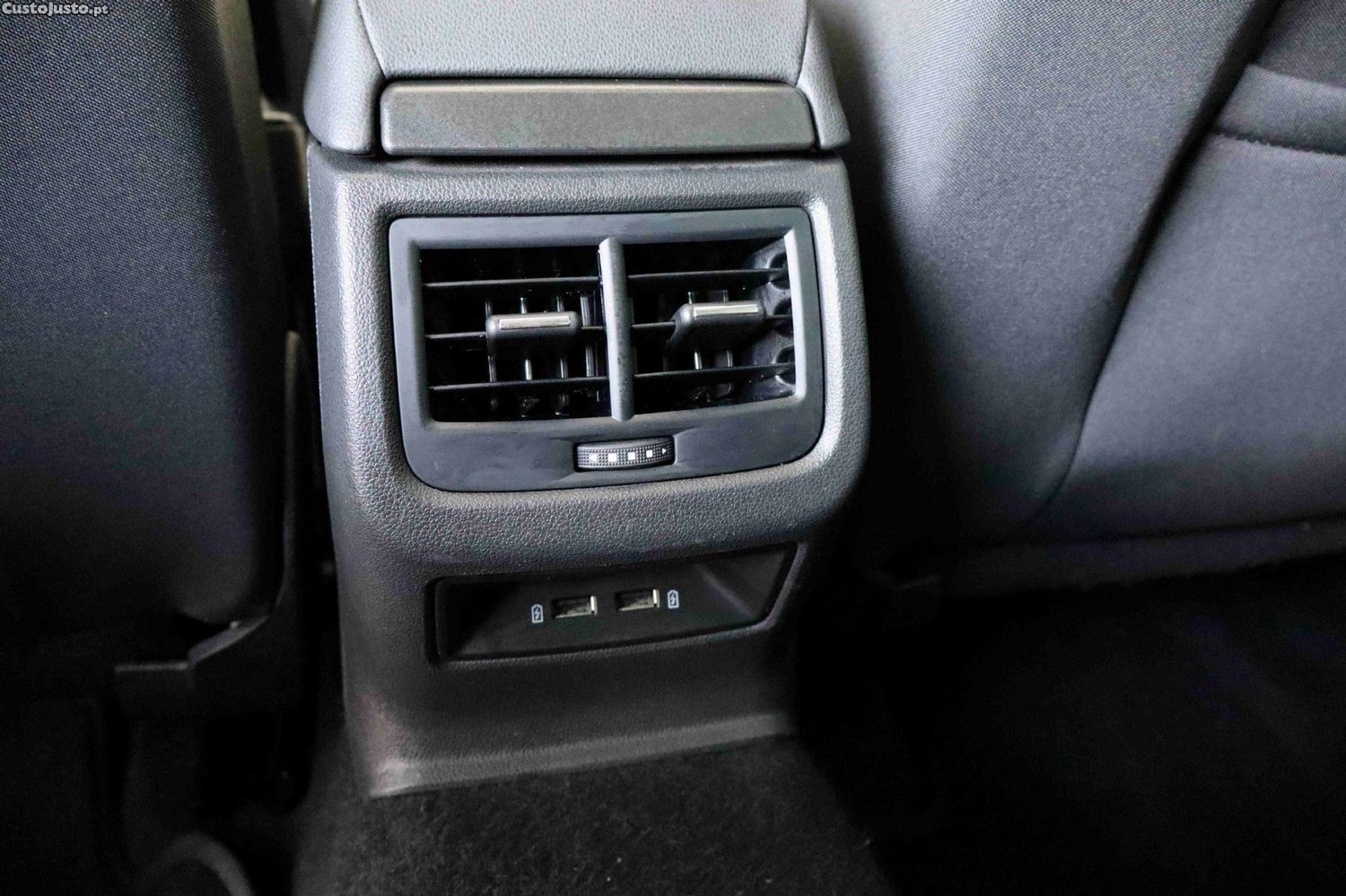SEAT Leon 1.6 TDI Style DSG S/S — fotografia 13
