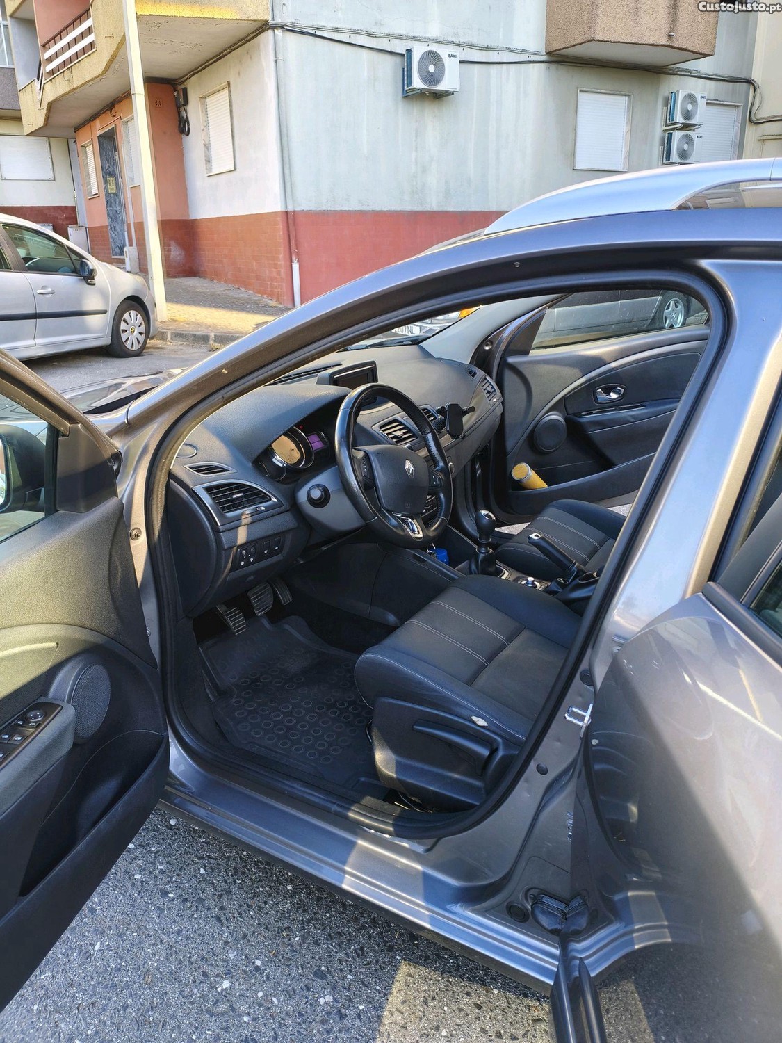 Renault Mégane Sport Tourer 1.5 dCi (2014) — fotografia 6