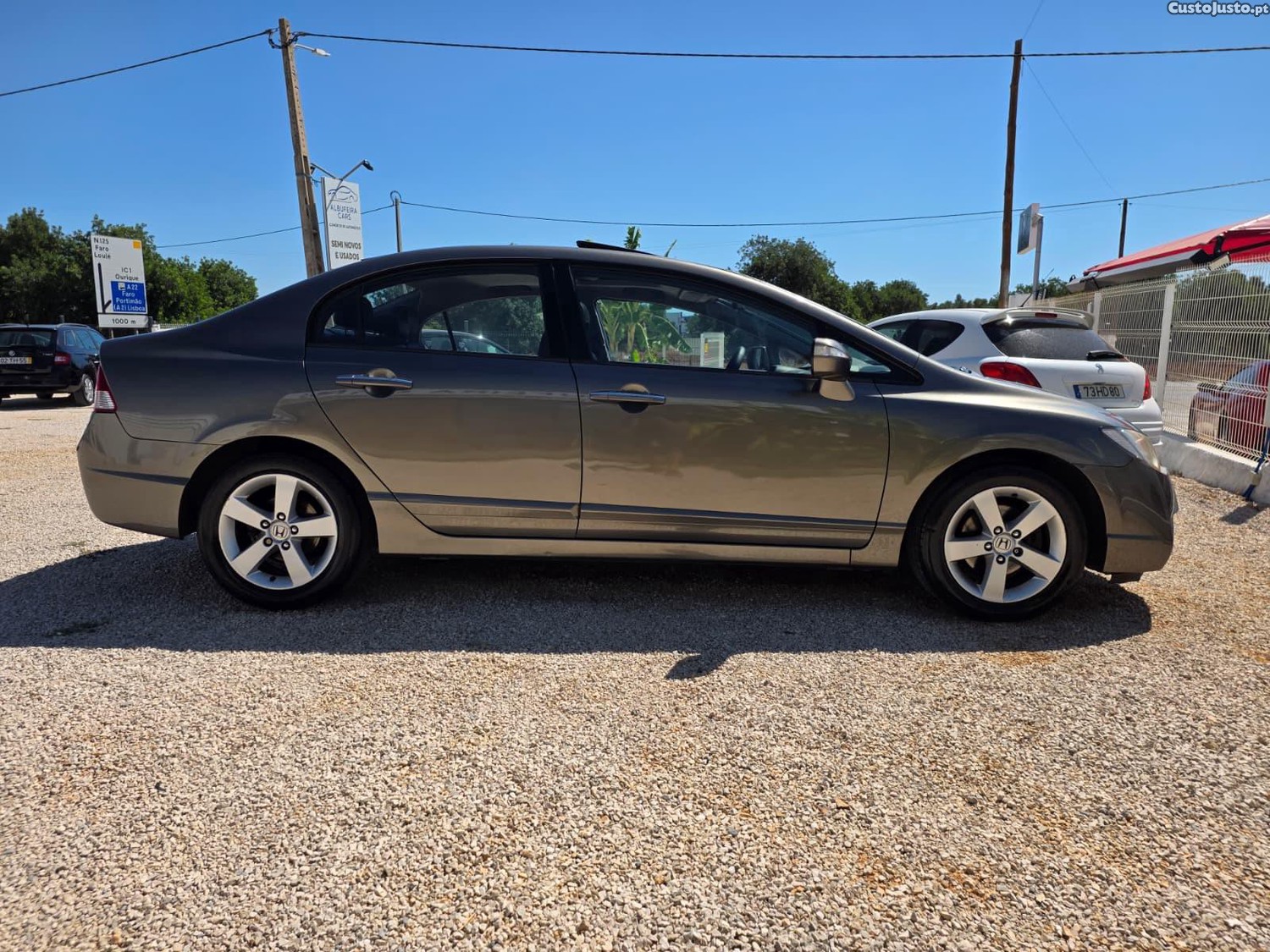 Honda Civic 1.8 ES Auto. — fotografia 8