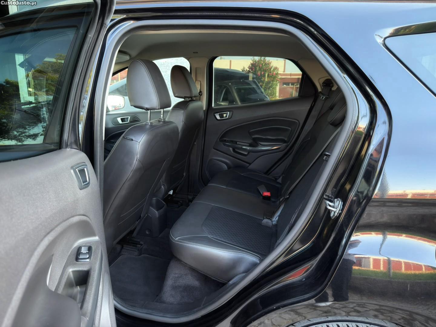 Ford EcoSport 1.0 EcoBoost Titanium Plus — fotografia 16