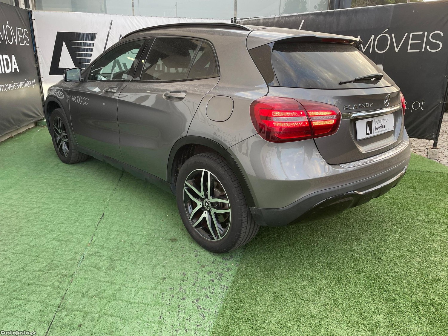 Mercedes-Benz GLA 180 CDi AMG Line Aut. — fotografia 18