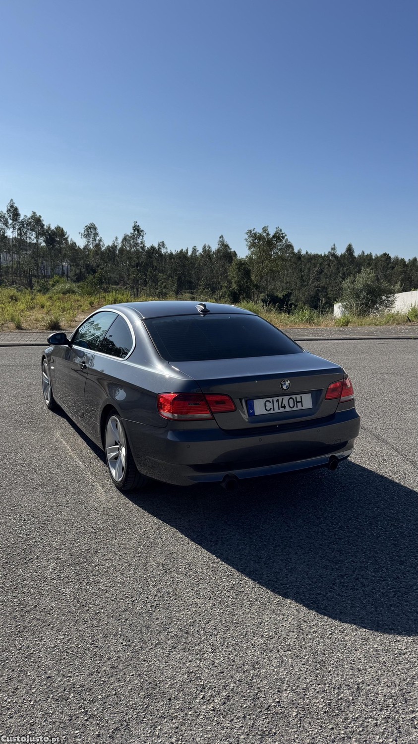 BMW 335 e92 Manual — fotografia 3