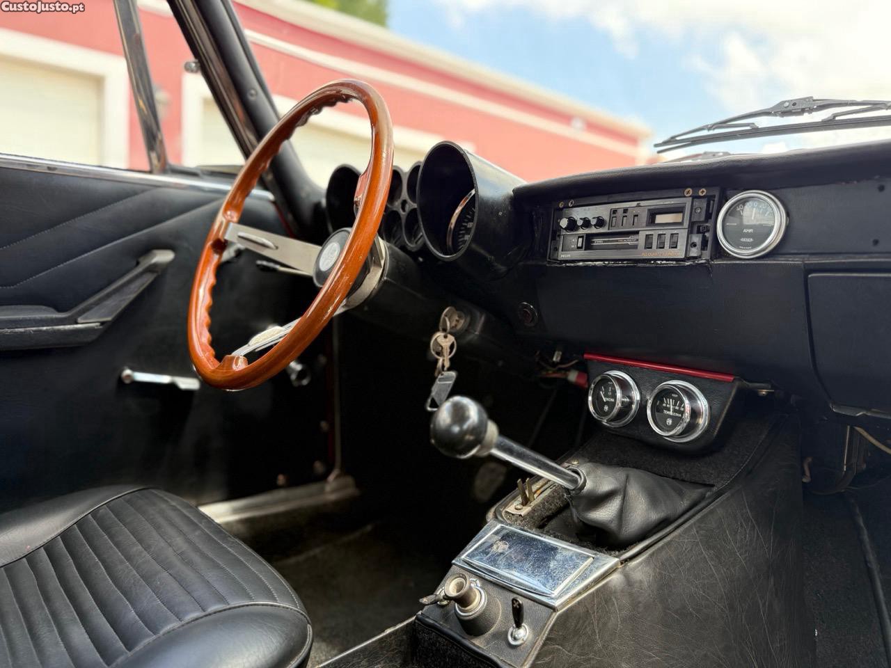 Alfa Romeo Giulia GT 1300 Junior Bertone 1971 — fotografia 13