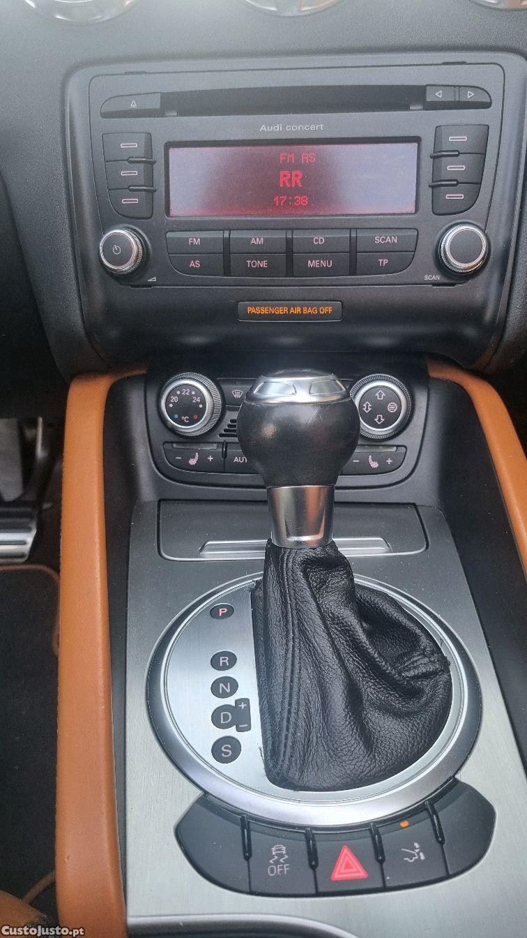Audi TT 1.8 TFSI — fotografia 2